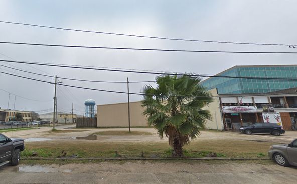 Vacant Corner Commercial Lots: 3400 28th St, Metairie, LA 70002